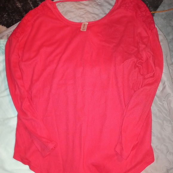 Shirts - Picture 2 of 4